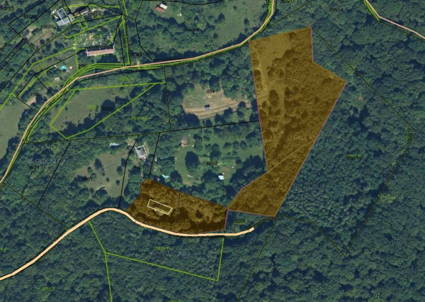 JEDINEČNÁ NEHNUTEĽNOSŤ POD HRADOM TEMATÍN – RODINNÝ DOM S POZEMKAMI O VÝMERE 13 046 m²