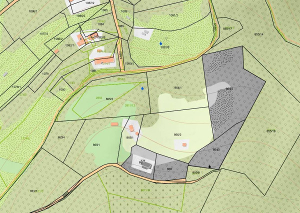 JEDINEČNÁ NEHNUTEĽNOSŤ POD HRADOM TEMATÍN – RODINNÝ DOM S POZEMKAMI O VÝMERE 13 046 m²