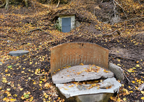 JEDINEČNÁ NEHNUTEĽNOSŤ POD HRADOM TEMATÍN – RODINNÝ DOM S POZEMKAMI O VÝMERE 13 046 m²