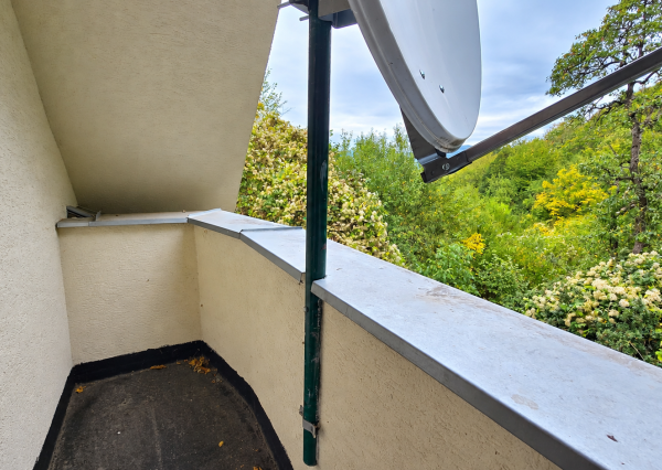 JEDINEČNÁ NEHNUTEĽNOSŤ POD HRADOM TEMATÍN – RODINNÝ DOM S POZEMKAMI O VÝMERE 13 046 m²