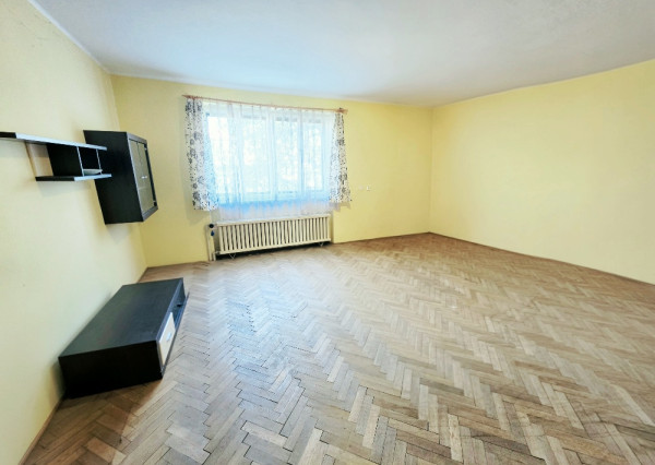 RODINNÝ DOM V LUKRATÍVNEJ LOKALITE BÁNOVCE NAD BEBRAVOU