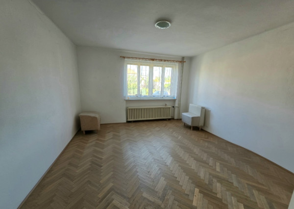 RODINNÝ DOM V LUKRATÍVNEJ LOKALITE BÁNOVCE NAD BEBRAVOU