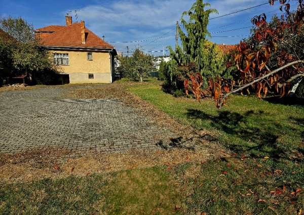 RODINNÝ DOM V LUKRATÍVNEJ LOKALITE BÁNOVCE NAD BEBRAVOU