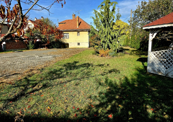 RODINNÝ DOM V LUKRATÍVNEJ LOKALITE BÁNOVCE NAD BEBRAVOU