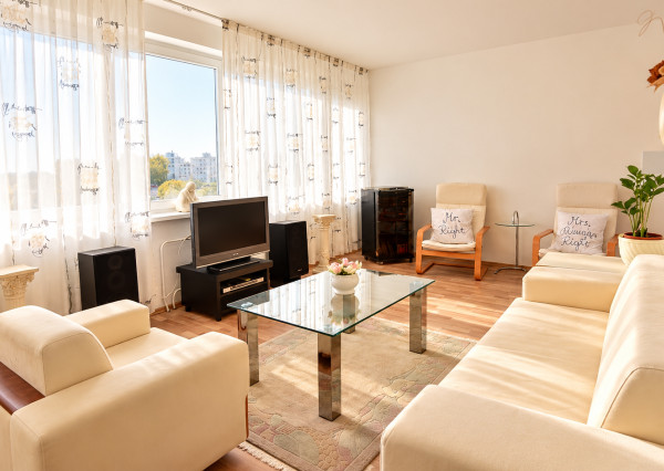 Priestranný 3-izbový byt s lodžiou, 101 m², Zadunajská cesta, Petržalka
