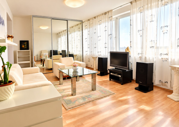 Priestranný 3-izbový byt s lodžiou, 101 m², Zadunajská cesta, Petržalka