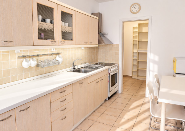 Priestranný 3-izbový byt s lodžiou, 101 m², Zadunajská cesta, Petržalka