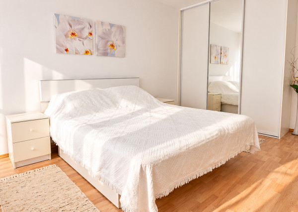 Priestranný 3-izbový byt s lodžiou, 101 m², Zadunajská cesta, Petržalka