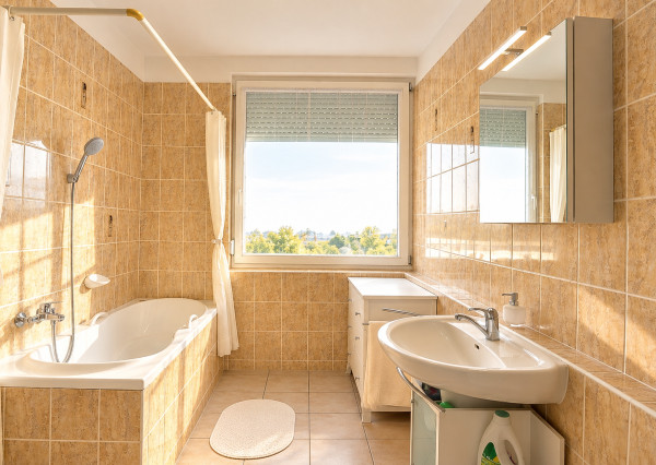 Priestranný 3-izbový byt s lodžiou, 101 m², Zadunajská cesta, Petržalka