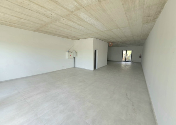 NA PRENÁJOM BÁNOVCE NAD BEBRAVOU -OBCHODNÝ PRIESTOR 100 m²