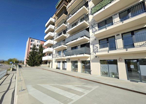 NA PRENÁJOM BÁNOVCE NAD BEBRAVOU -OBCHODNÝ PRIESTOR 100 m²