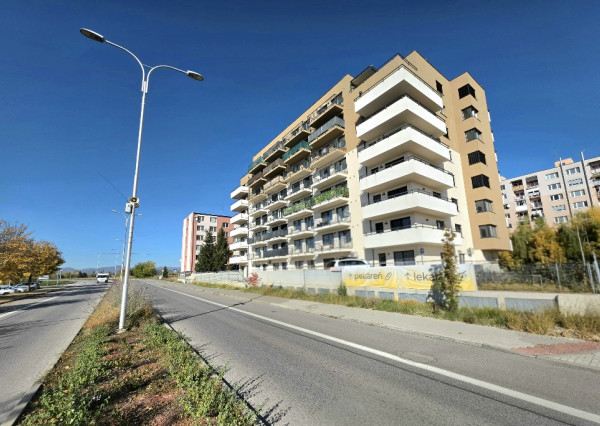 NA PRENÁJOM BÁNOVCE NAD BEBRAVOU -OBCHODNÝ PRIESTOR 100 m²