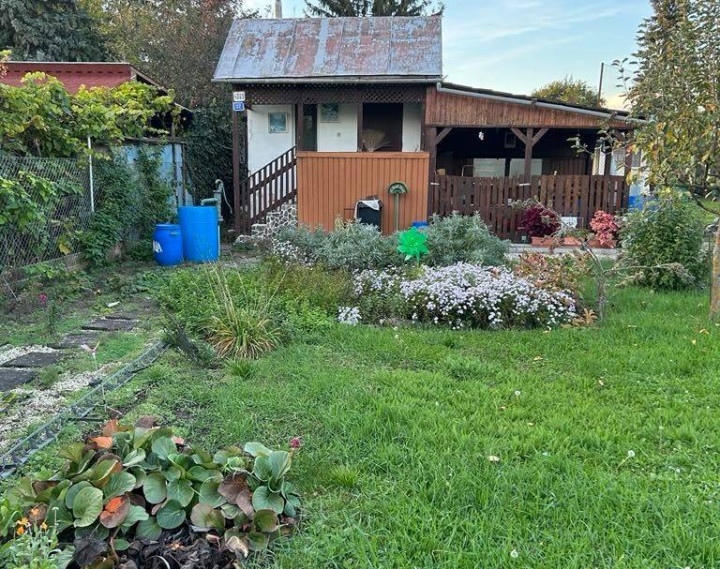 Záhrada s domčekom v lukratívnej oblasti