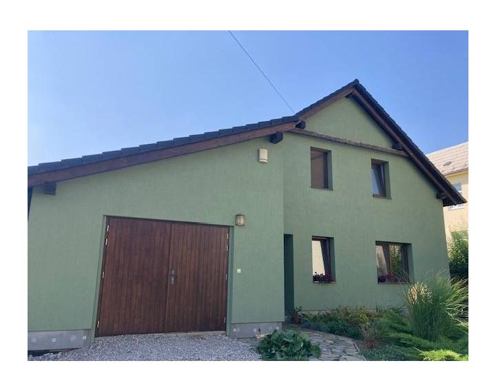 Predám Rodinný Dom ILAVA, pozemok 1146 m2