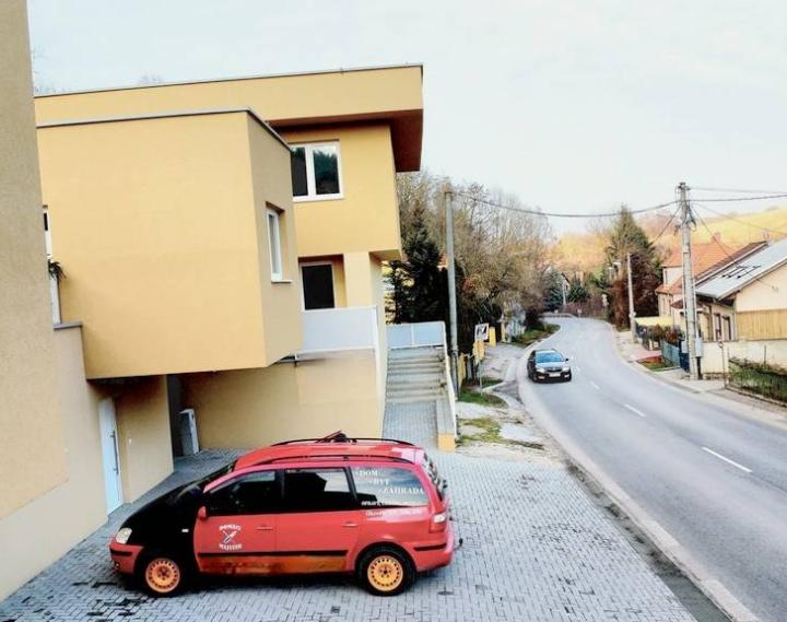 AKCIA !!! 135.000,-€, Trojizbový mezonetový byt Banka pri Piešťanoch