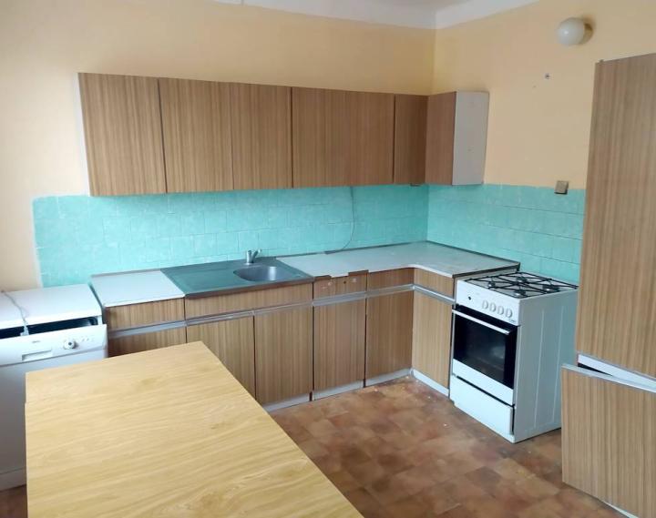 Priestranný dvojgeneračný dom s veľkým pozemkom  - Vrbové