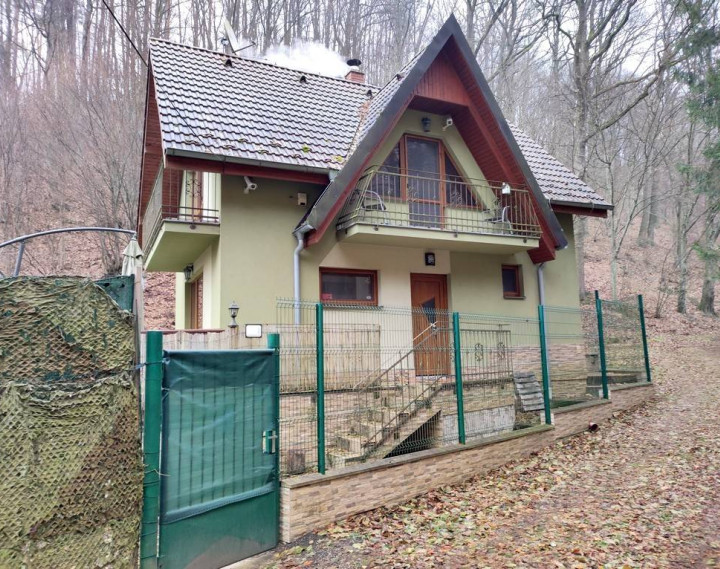 Murovaná chata v rekreačnej oblasti , Moravany nad Váhom - Výtoky