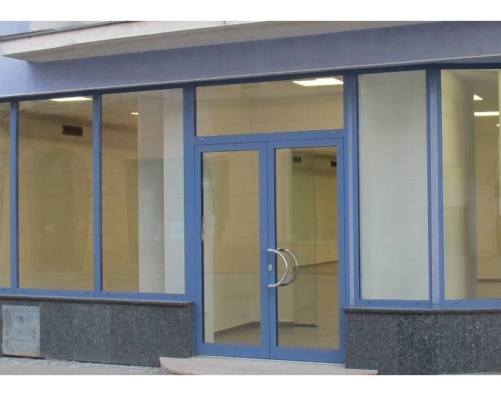 Prenájom obchodné priestory 217m2 s výkladom, Nitra - pešia zóna