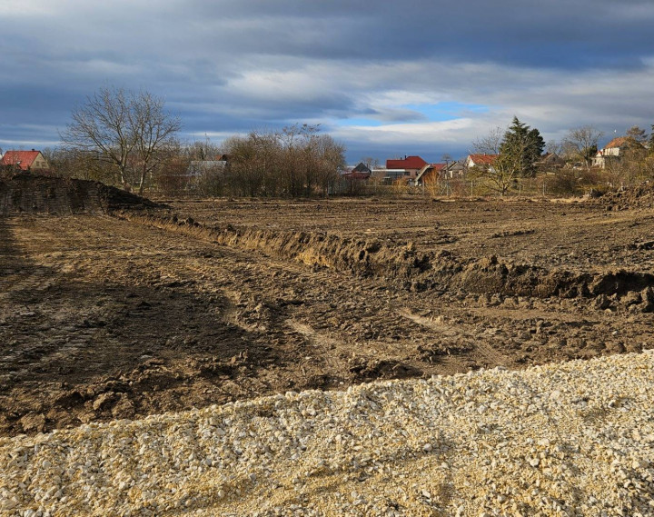 *REZERVOVANÉ* STAVEBNÝ POZEMOK 615 M² BOROVCE *VIDEO*