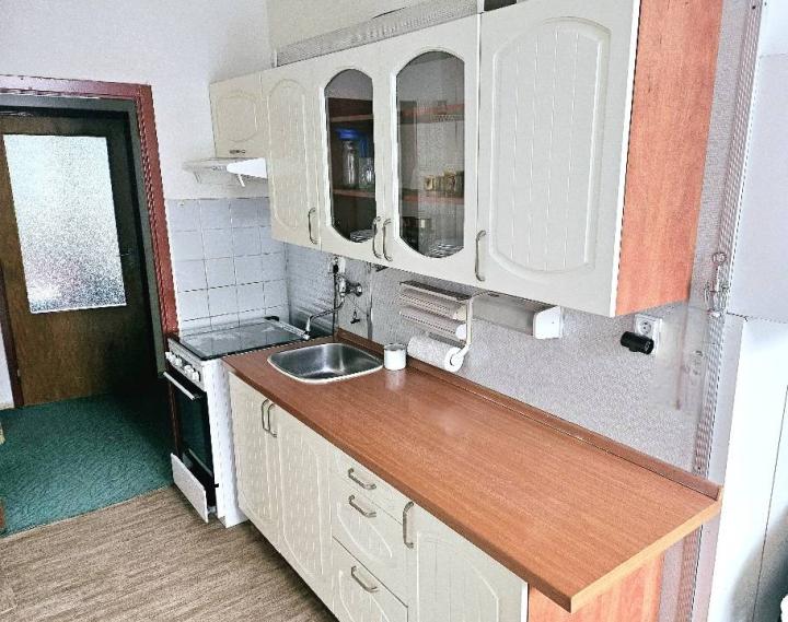 3 izbový byt Bánovce nad Bebravou / SEVER  / 64 m2 / čiastočná rekonšt