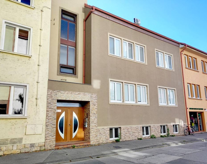 Exkluzívny 3-izbový byt - Mezonet,103m2 v priamom centre, Piešťany