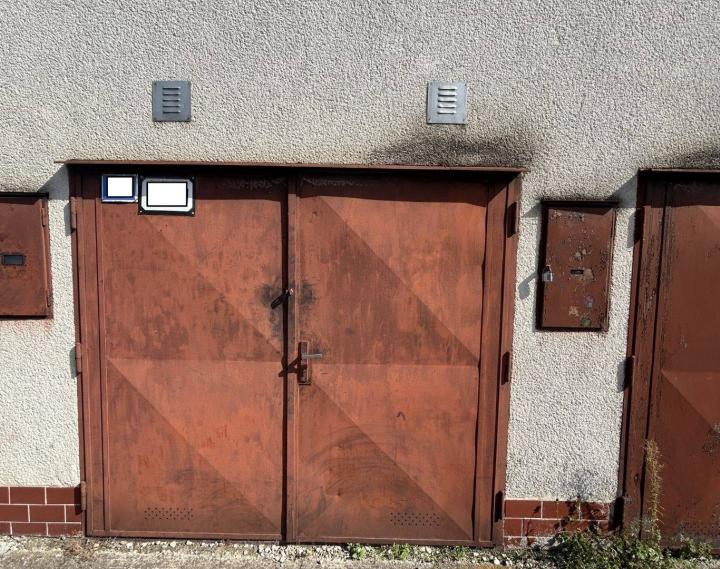 Garáž na predaj Trenčín, Žabinská ulica