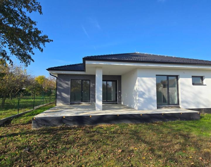 *PREDANÉ* 4 izb BUNGALOV novostavba Rakovice, kvalitné prevedenie