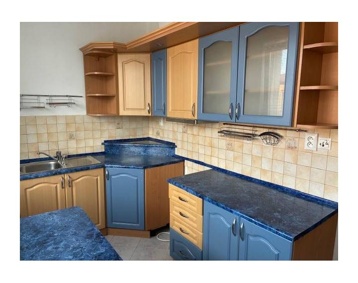 Predám 3 izbový byt Ladce, 70 m2