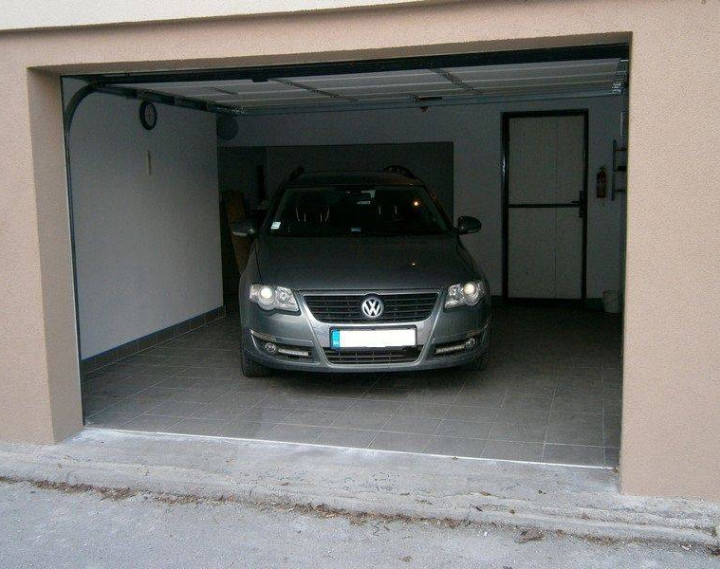 Na prenájom garáž 32m2 - Vodárenská ulica, Piešťany