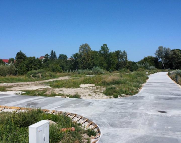 PREDAJ STAVEBNÝ POZEMOK 409 M² BOROVCE /VODA, ELEKTRINA, KANALIZÁCIA/