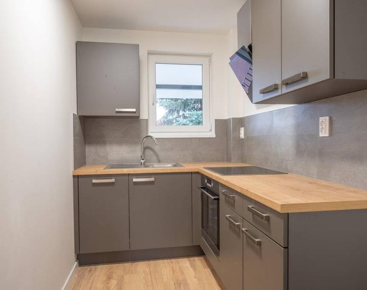 Štýlový 1-izbový byt v novostavbe s parkovacím miestom – Partizánske, 