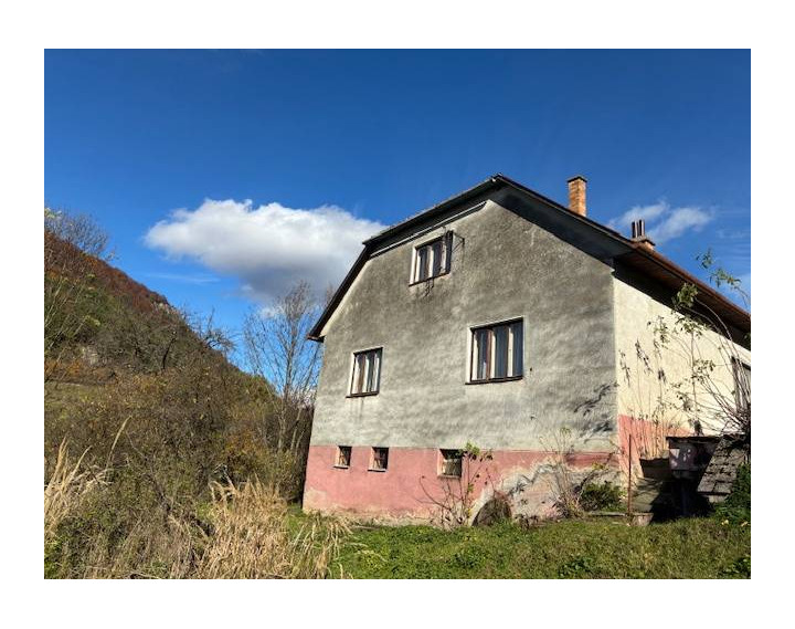 Predám Rodinný Dom Košecké Podhradie, pozemok 1980 m2