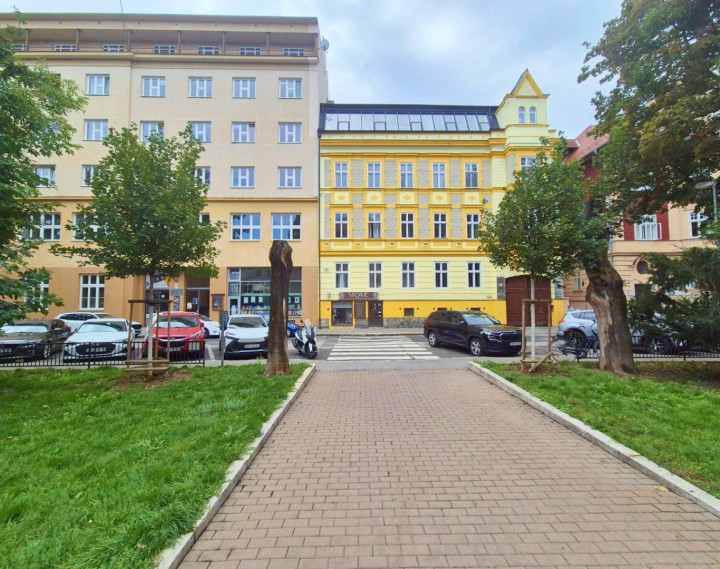 Na prenájom administratívny priestor, 137 m², Jakubovo nám., Staré Mes