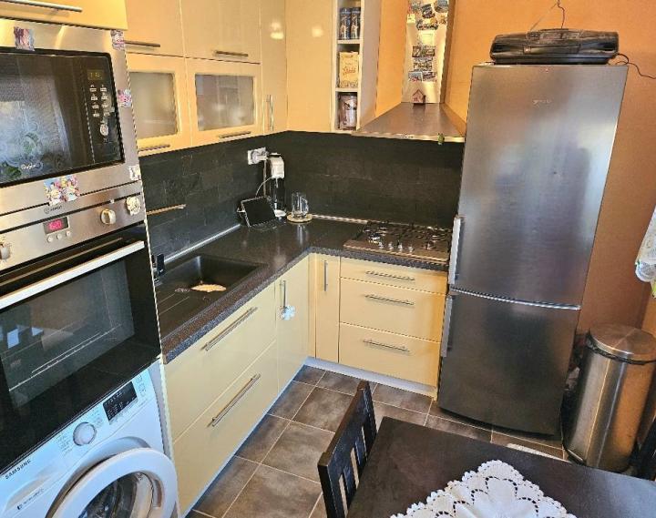 3 izbový byt Bánovce nad Bebravou / CENTRUM / LOGGIA / KOMPLETNÁ REKO