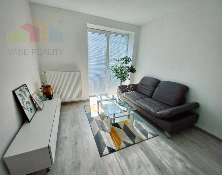 PRENÁJOM  Bánovce nad Bebravou  / 1 IZBOVÝ VEĽKOMETRÁŽNY BYT / ZARIADE