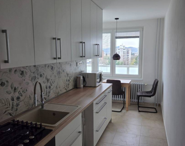 Na prenájom 1 izbový byt Dubnica nad Váhom 45 m2