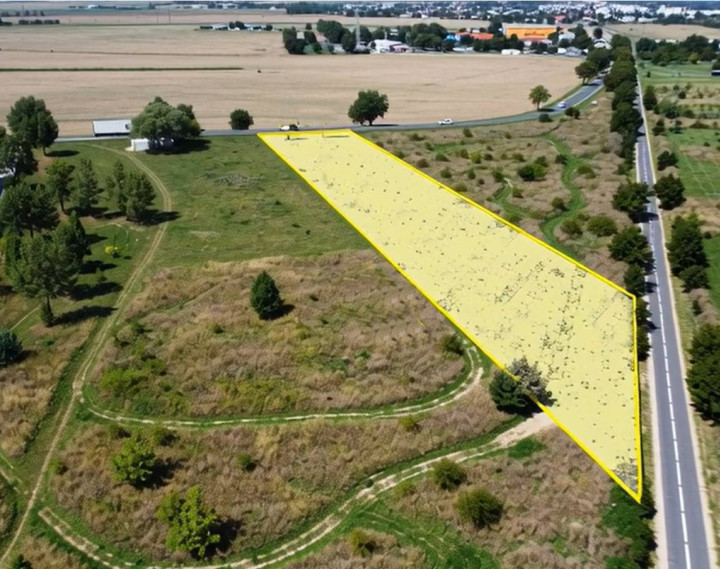 INVESTIČNÝ POZEMOK 2250 M2 NA PREDAJ – KRAKOVANY, časť STRÁŽE