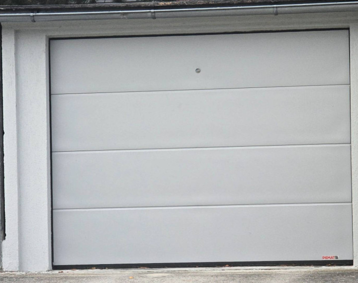 Výnimočná ponuka garáže s prístreškom pre dve autá v Piešťanoch