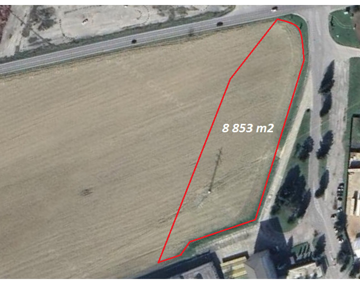 Stavebný pozemok o výmere 8 853 m2 - priemyselná zóna - Trenčianske Bohuslavice, okres Nové Mesto n/V