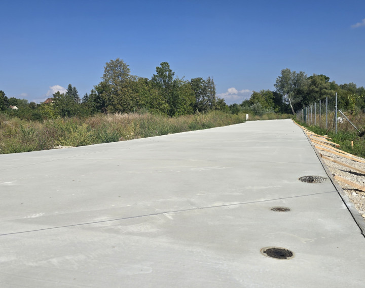 STAVEBNÝ POZEMOK 514 M² BOROVCE *VIDEO* /ELEKTRINA, VODA, KANALIZÁCIA/