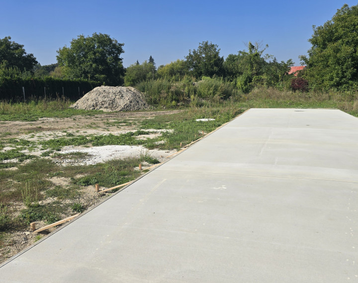 PREDAJ STAVEBNÝ POZEMOK 603 M² BOROVCE /VODA, ELEKTRINA, KANALIZÁCIA/