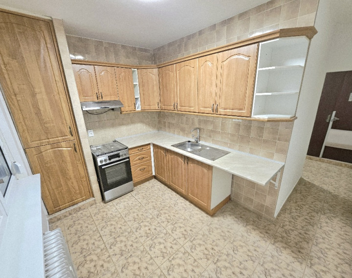 PRENÁJOM Bánovce nad Bebravou/2 IZBOVÝ BYT/CENTRUM/LOGGIA/PIVNICA