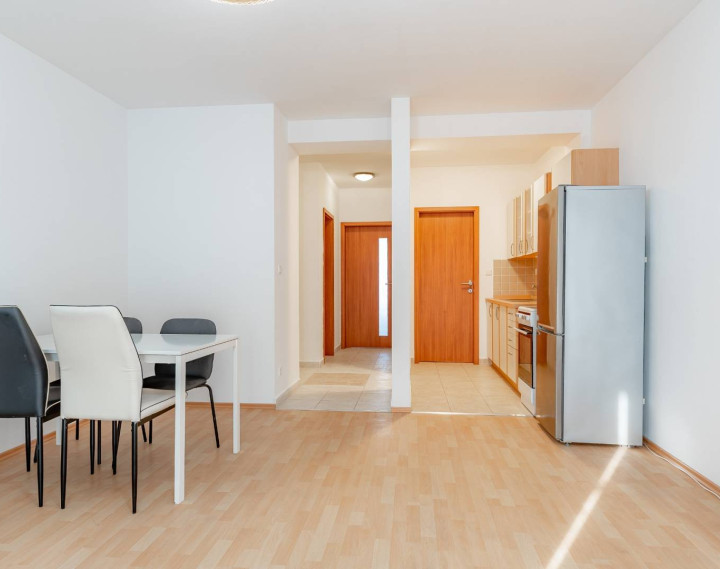 -REZERVOVANÉ-   Luxusný 2-izbový byt + 2 balkóny, 73 m², Hrachová ul. 