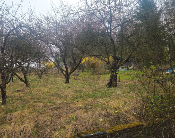 Chatka so záhradou - 758 m2 Trenčianske Teplice