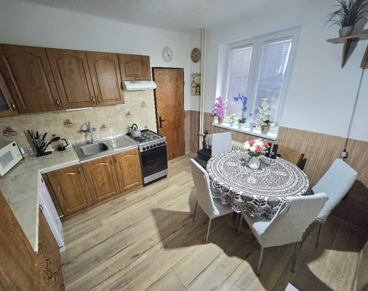 RODINNÝ DOM - HORNÉ OZOROVCE-POZEMOK 566 m2- 3,5 IZBOVÝ/ GARÁŽ