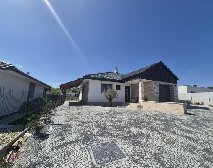 4 izbový moderný bungalov Trenčianske Jastrabie - prenájom