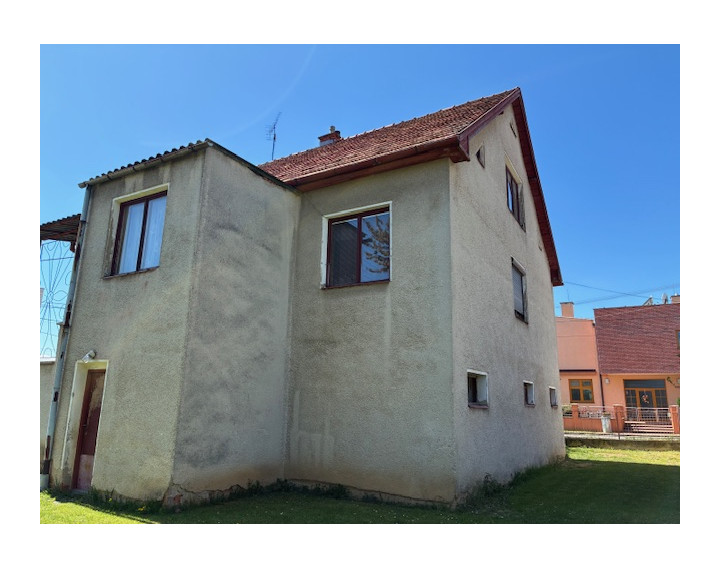 Na predaj Rodinný dom Nitrianske Pravno, pozemok 800 m2