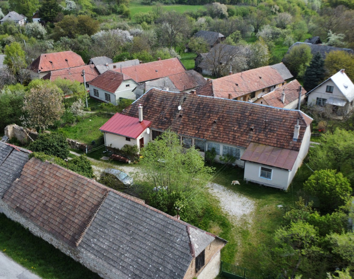 Prašník – Grnča | Malebná chalupa so stodolou a pozemkom 1 616 m²