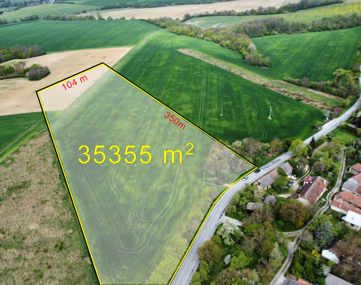 Pozemok 35 355 m² vhodný na chov koní či hospodárstvo – Prašník