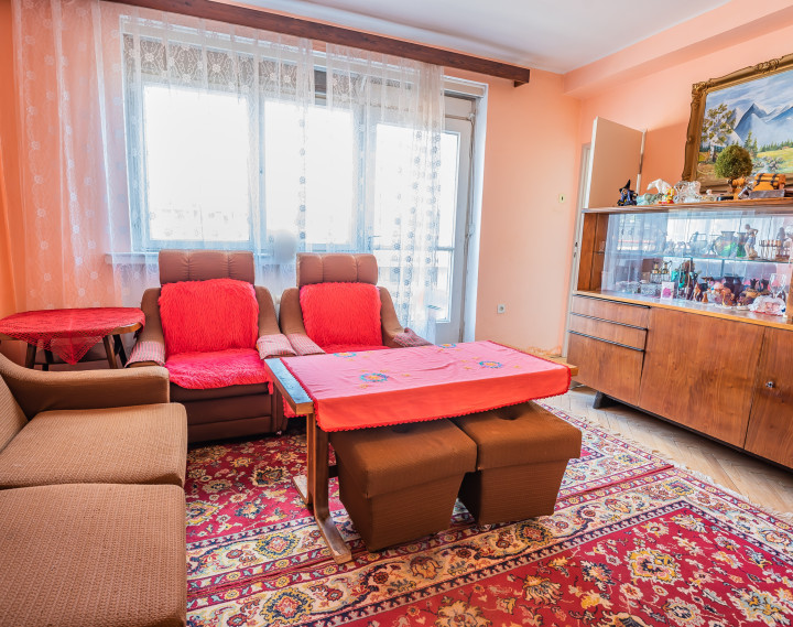 Na predaj 2,5 izbový byt s veľkou terasou 56 m² + 43 m², Krížna ul., Staré Mesto, kúpou voľný